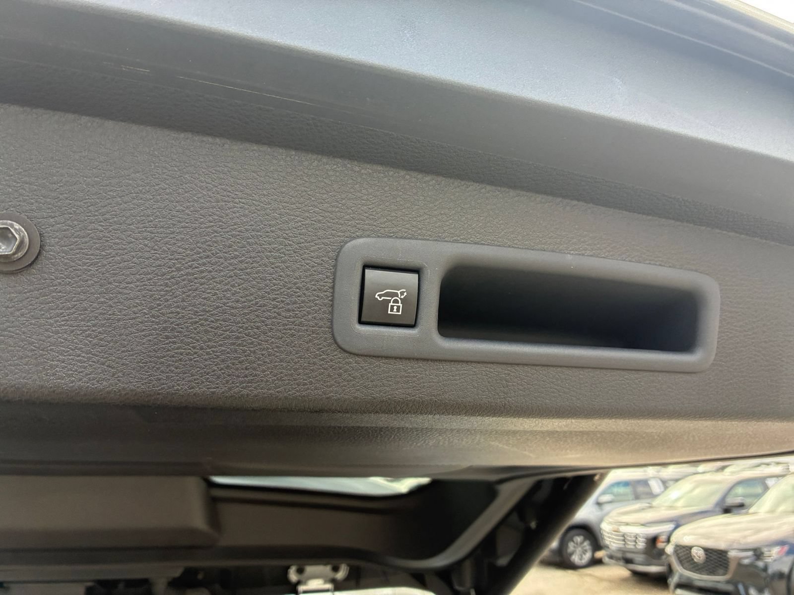 Used 2025 Toyota Sienna XLE FWD image 19