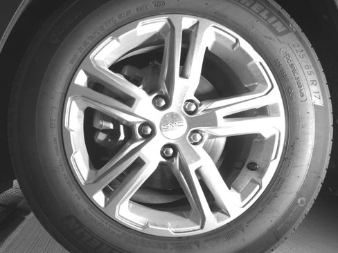 Used 2024 GMC Terrain SLE FWD image 12
