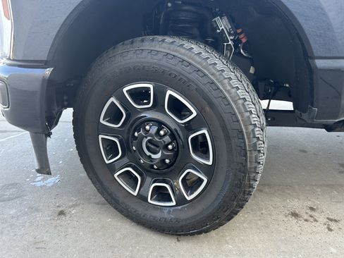 Used 2025 Ford F250 Platinum image 9