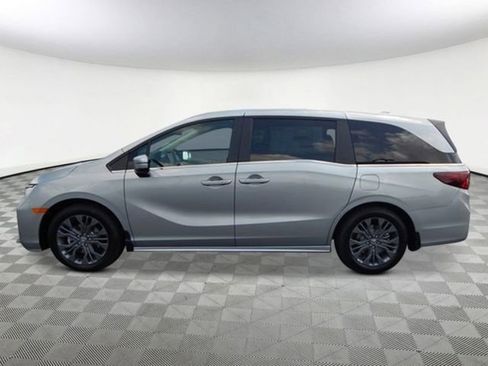 New 2026 Honda Odyssey Touring image 3