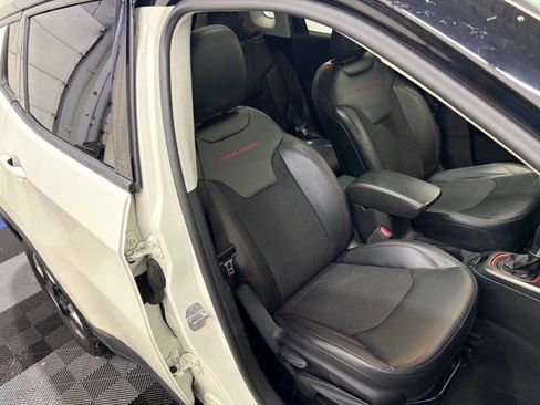 Used 2018 Jeep Compass Trailhawk w/ Navigation Group image 25