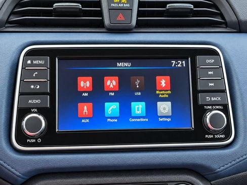 Used 2025 Nissan Versa SV FWD image 15