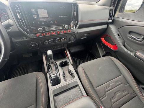 Used 2025 Nissan Frontier PRO-4X AWD/4WD image 3