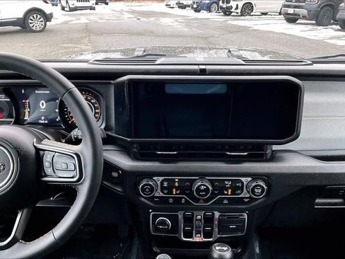 Used 2024 Jeep Wrangler Sport S image 7