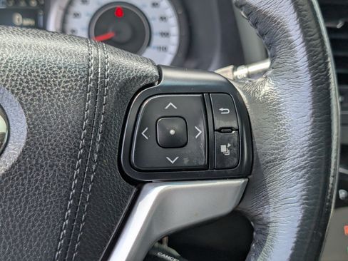 Used 2017 Toyota Sienna SE Premium FWD image 26