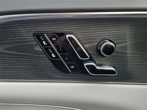 Used 2025 Cadillac Lyriq Sport image 19