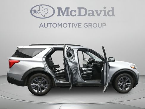 Used 2022 Ford Explorer XLT w/ Equipment Group 202A RWD image 40