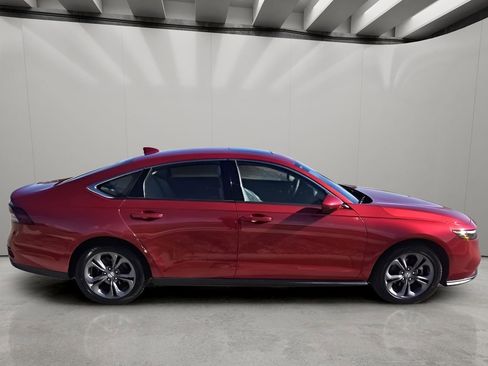 Used 2023 Honda Accord EX image 7