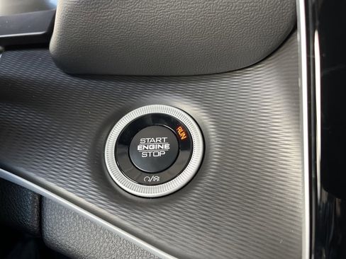 New 2025 Jeep Grand Cherokee L Altitude image 32