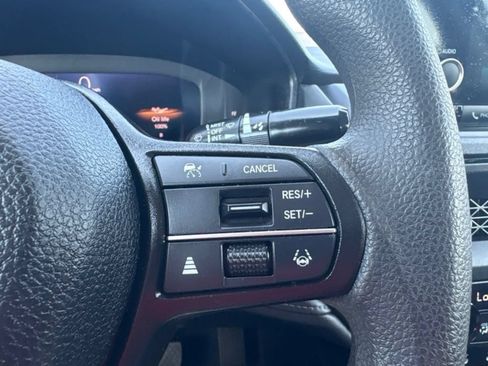 Used 2023 Honda Accord EX image 9