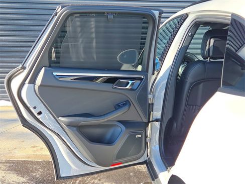 Certified 2026 Porsche Macan Turbo image 17