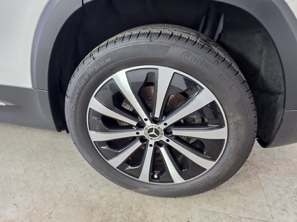 Certified 2023 Mercedes-Benz GLB 250 image 17