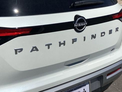 Used 2024 Nissan Pathfinder SL FWD image 27