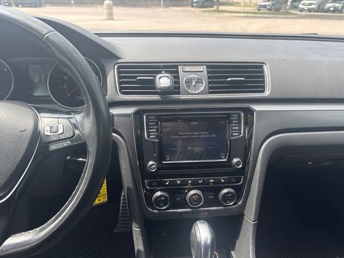 Used 2017 Volkswagen Passat 1.8T R-Line FWD image 14