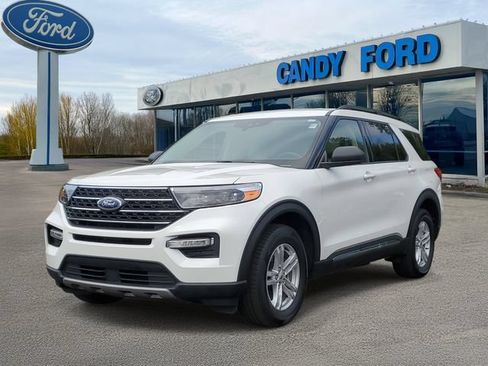 Used 2023 Ford Explorer XLT w/ Equipment Group 202A AWD/4WD image 2