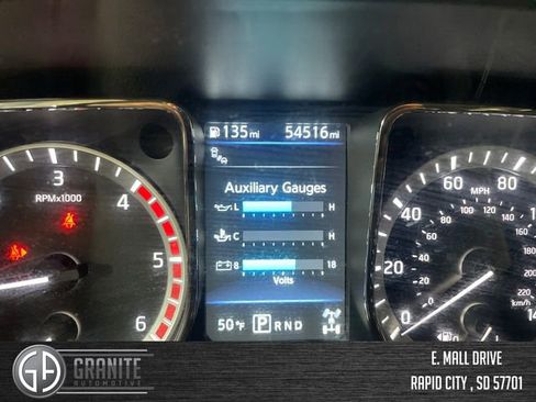 Used 2019 Nissan Titan SV w/ SV Convenience Package AWD/4WD image 25