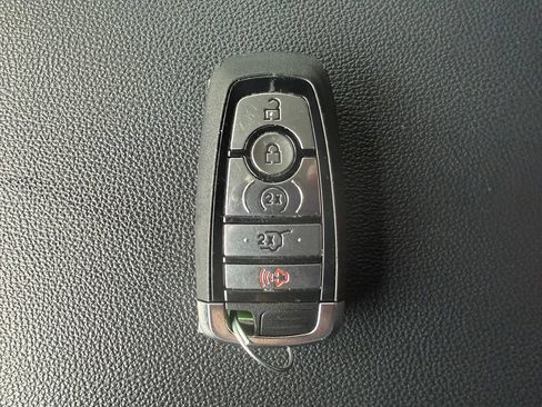 Used 2024 Ford Expedition XLT AWD/4WD image 30