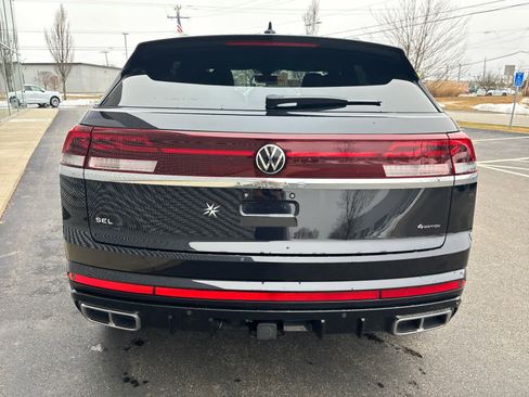 Used 2024 Volkswagen Atlas Cross Sport SEL Premium R-Line image 7