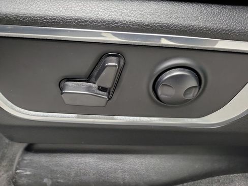 Used 2023 RAM 1500 Laramie AWD/4WD image 37