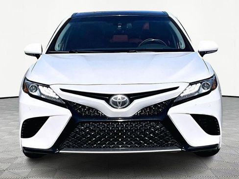 Used 2018 Toyota Camry XSE image 3