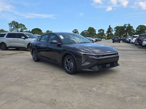 New 2026 Kia K4 FWD image 2