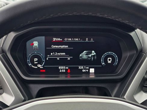 Used 2024 Audi Q4 e-tron Premium Plus image 25