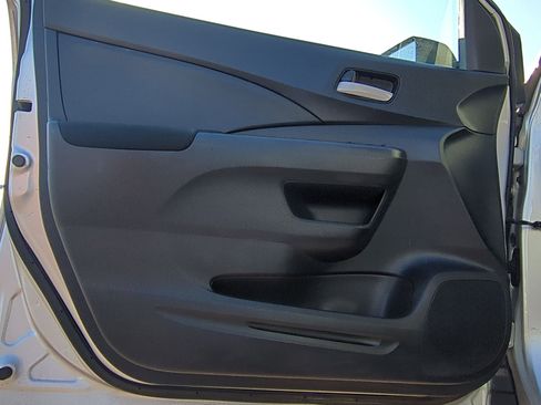 Used 2016 Honda CR-V LX image 14