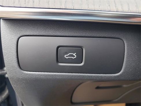 New 2026 Volvo XC90 B6 Ultra w/ Lounge Package image 17