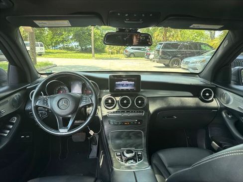 Used 2019 Mercedes-Benz GLC 350e 4MATIC image 29
