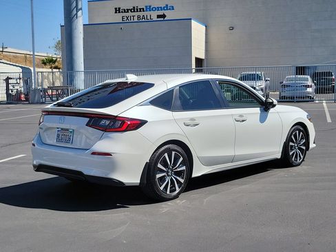 Certified 2024 Honda Civic EX-L image 5