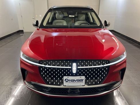 New 2026 Lincoln Nautilus Reserve image 2