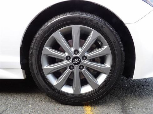 Used 2016 Hyundai Sonata Limited w/ Option Group 04 FWD image 8