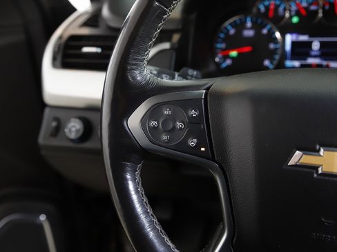 Used 2018 Chevrolet Suburban LT image 20