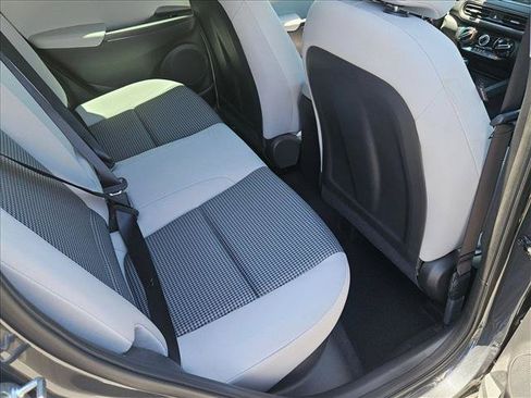 Used 2022 Hyundai Kona SE FWD image 17