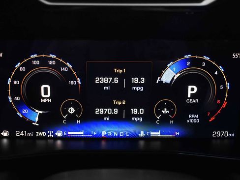 Used 2026 Chevrolet Colorado Z71 w/ Technology Package AWD/4WD image 13