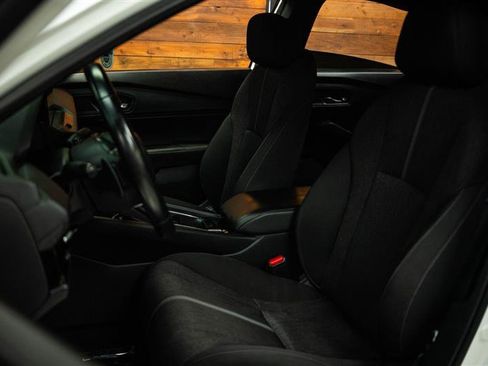 Used 2023 Honda Accord Sport image 9