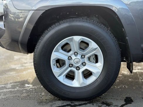 Used 2017 Toyota 4Runner SR5 Premium image 9