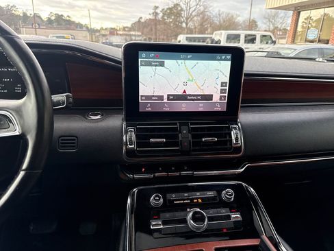 Used 2021 Lincoln Navigator L Reserve image 32