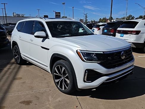 New 2026 Volkswagen Atlas SEL Premium R-Line AWD/4WD image 3