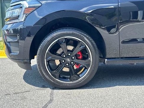 Certified 2023 Ford Expedition Limited RWD image 5