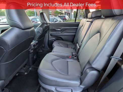 Certified 2025 Toyota Grand Highlander FWD image 15
