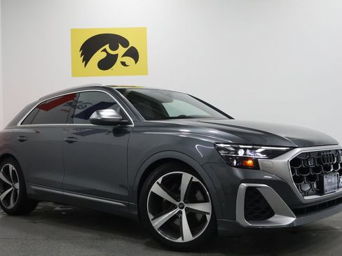 Used 2024 Audi SQ8 Prestige w/ Prestige Package image 2