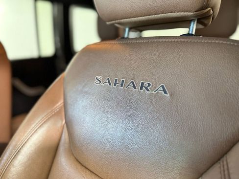 Used 2017 Jeep Wrangler Unlimited Sahara w/ Connectivity Group image 13