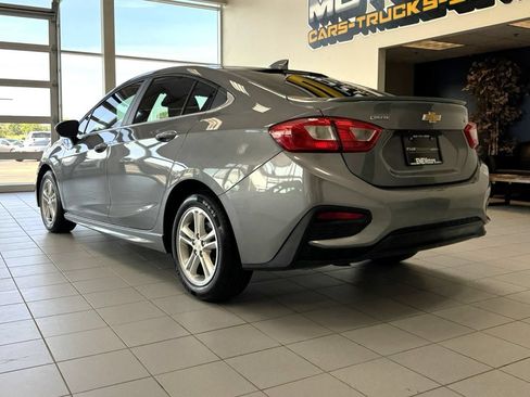 Used 2018 Chevrolet Cruze LT w/ RS Package FWD image 4