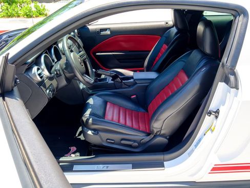 Used 2007 Ford Mustang Shelby GT500 RWD image 11