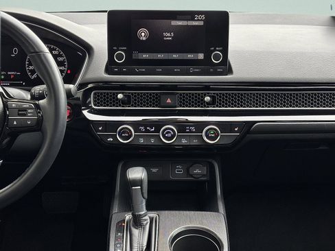 Certified 2024 Honda Civic EX-L image 19