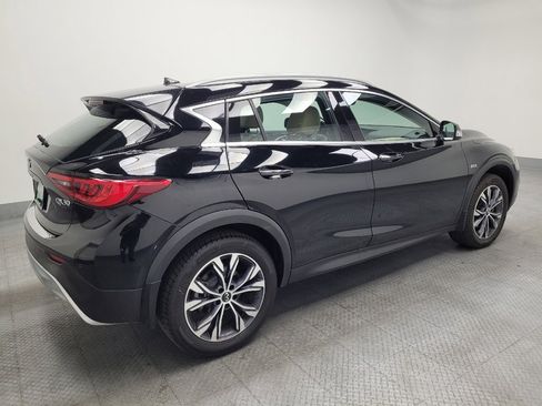 Used 2018 INFINITI QX30 Premium w/ Navigation Package AWD/4WD image 10