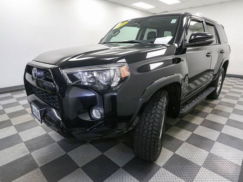 Used 2018 Toyota 4Runner SR5 Premium AWD/4WD image 4