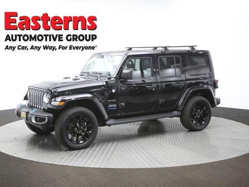 Used 2022 Jeep Wrangler Unlimited Sahara AWD/4WD image 55