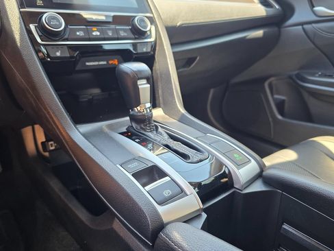 Used 2018 Honda Civic Touring image 35